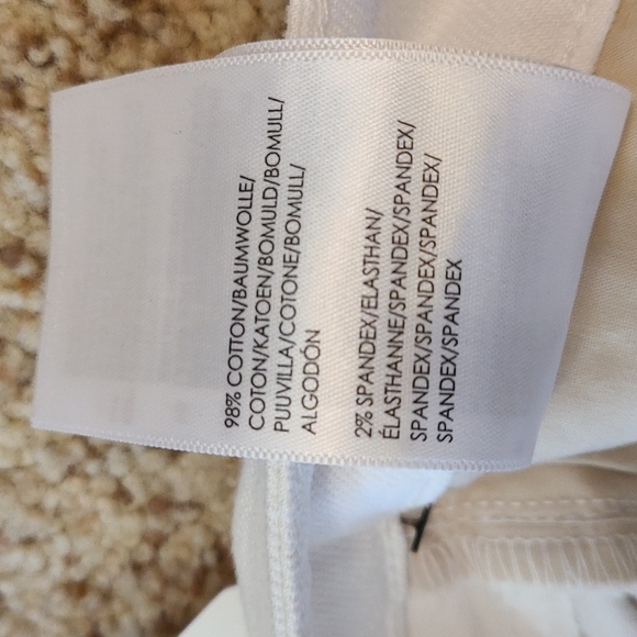 Liverpool Avery Crop in Atrium White with destruction - Picture 16 of 16